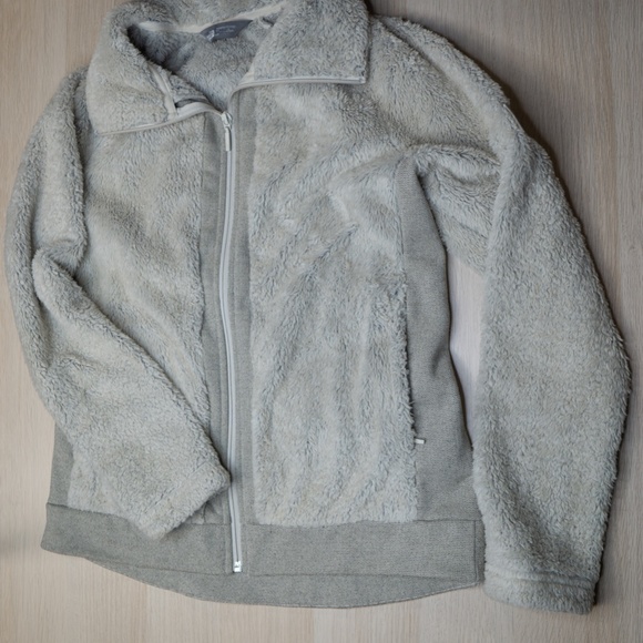 The North Face Women's Plush Fleece Jacket - Size Small, Cozy Warmth - Picture 2 of 7